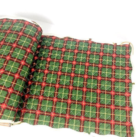 Lenox Christmas Reversible Table Runner Quilted Nouveau Ribbon Pattern 14x36 New - Picture 2 of 3